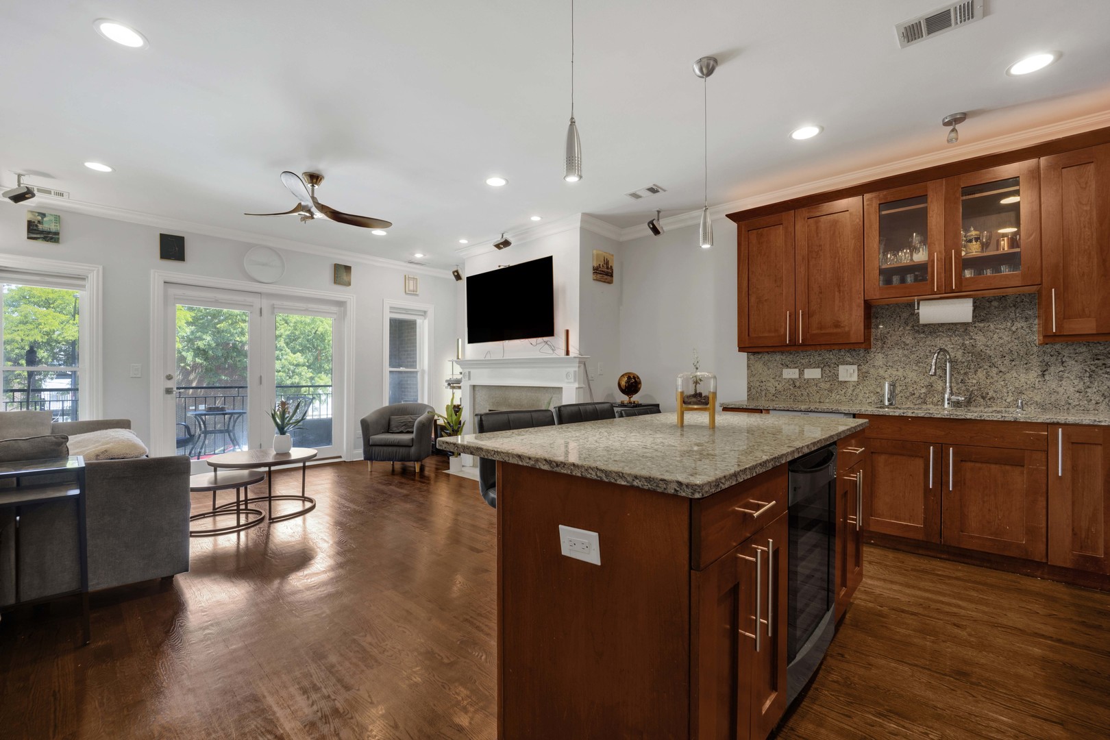 409 W North Avenue 2e Property Photo 7