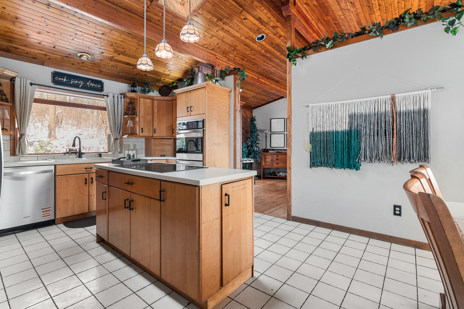 12300 River Road Property Photo 6