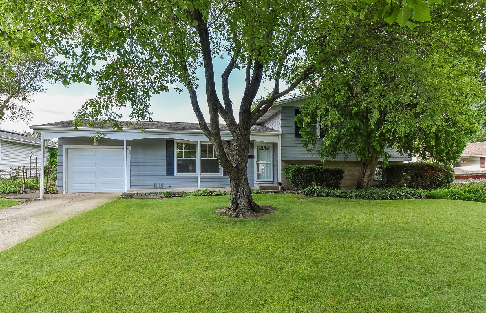 535 Illini Drive Property Photo 1