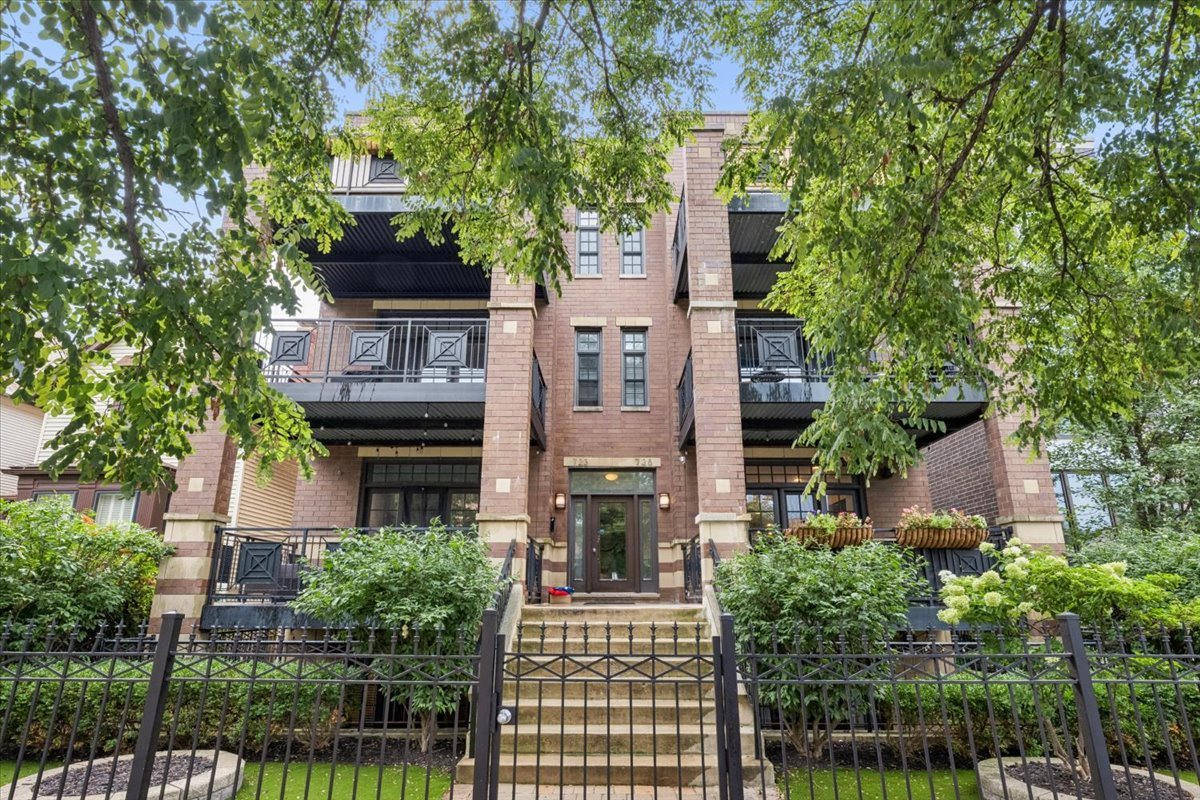 725 W Diversey Parkway 2w Property Photo 1