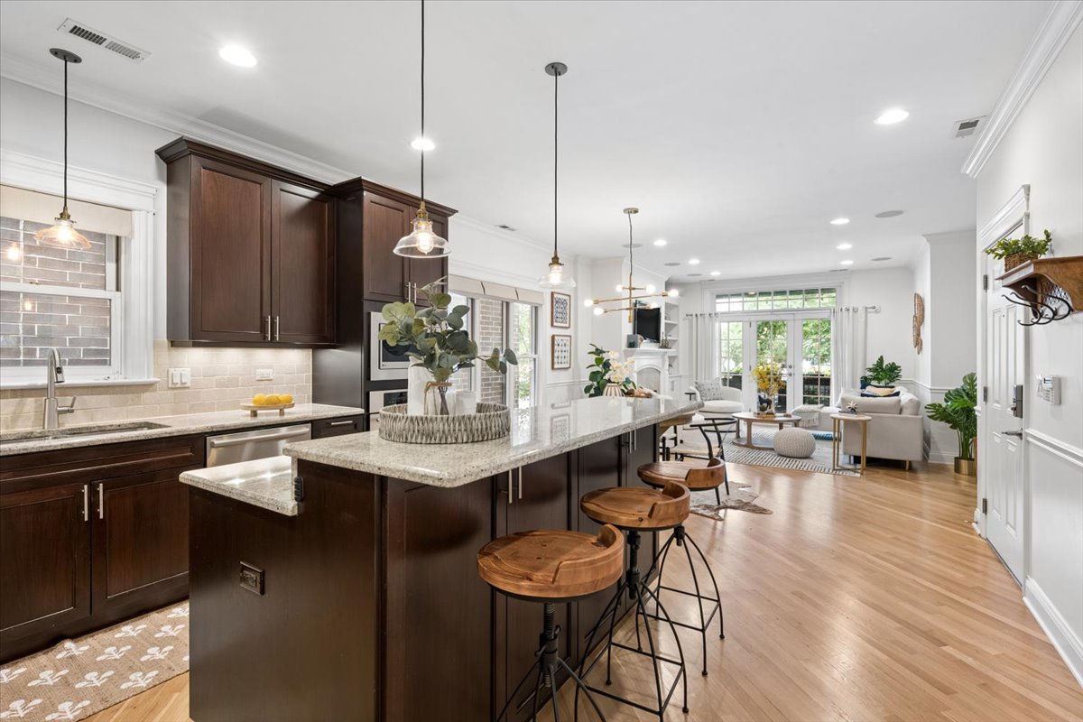 725 W Diversey Parkway 2w Property Photo 5