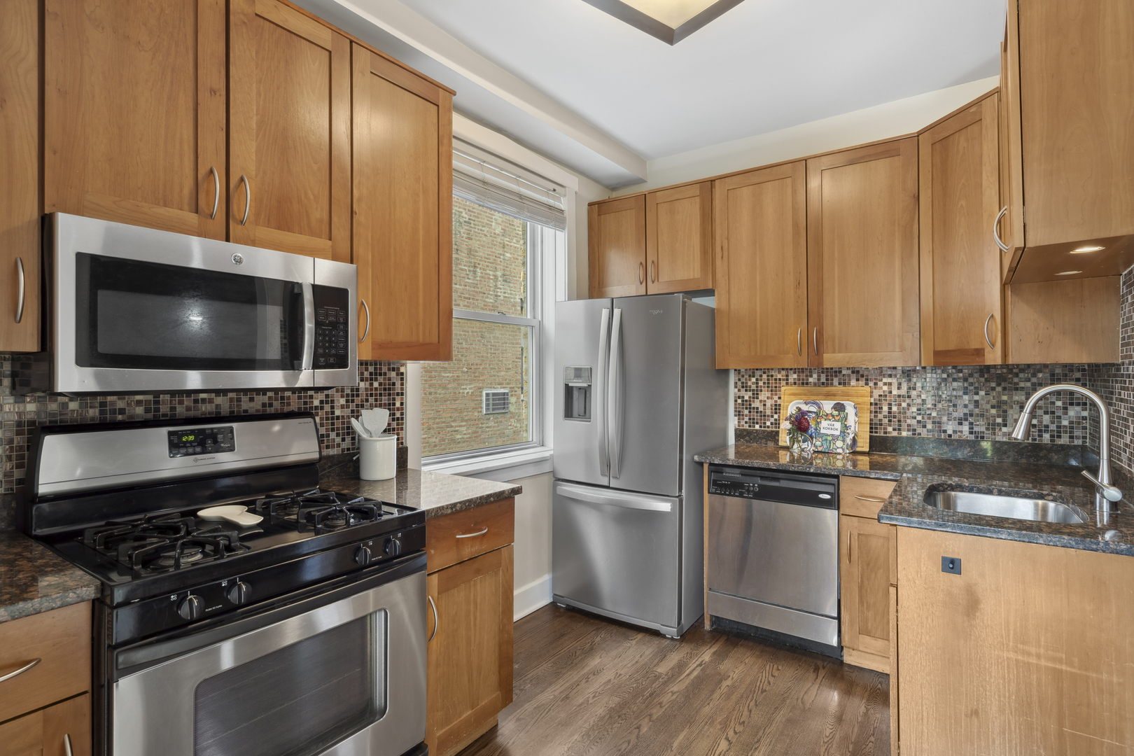 551 W Surf Street 3w Property Photo 14