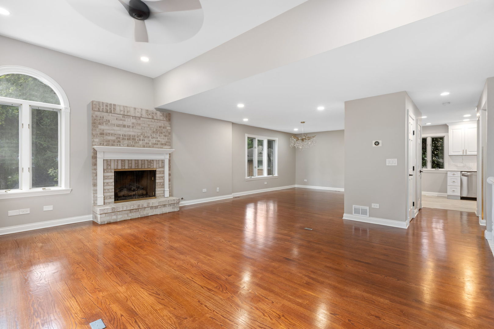 1829 Wilmette Avenue C Property Photo 8