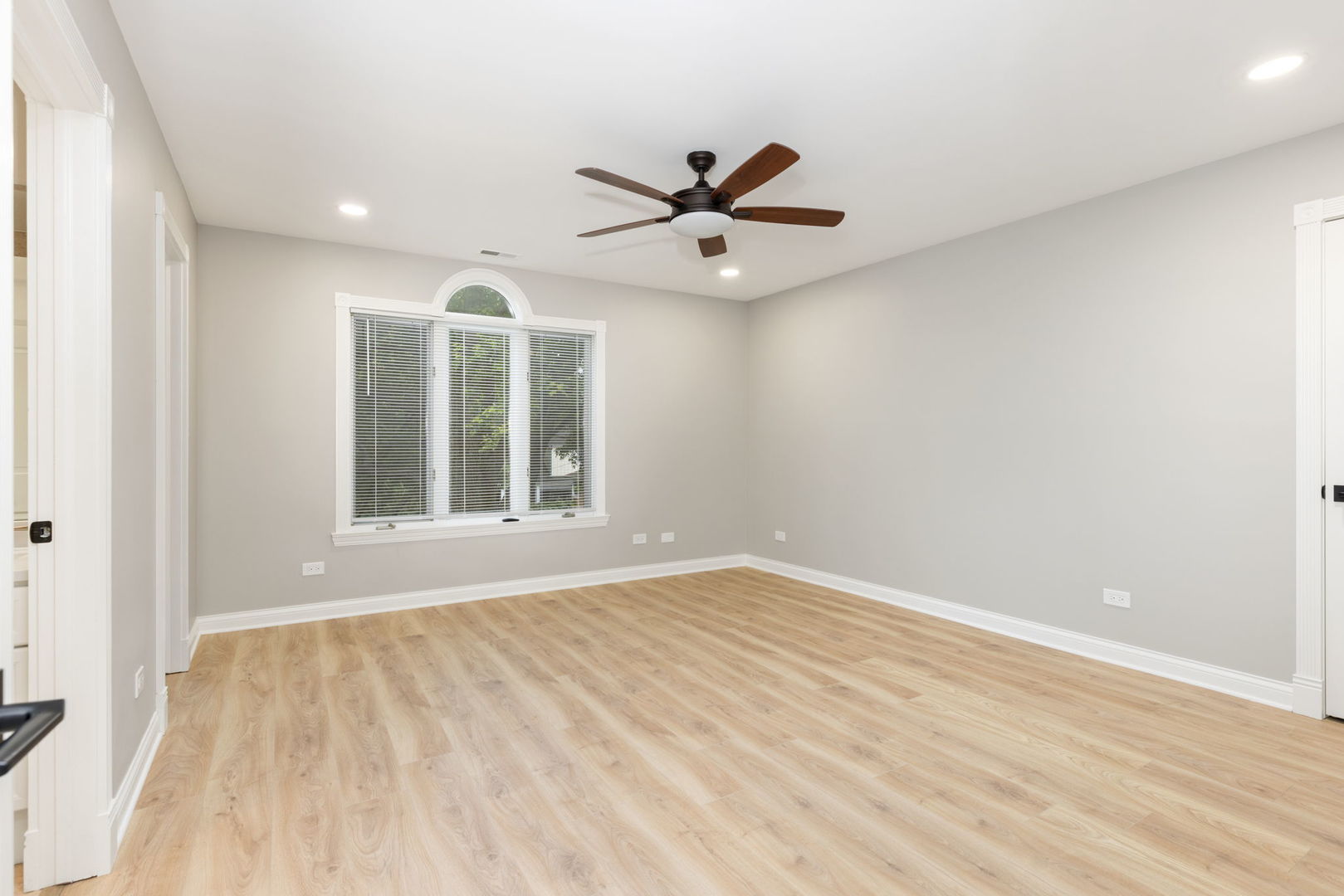 1829 Wilmette Avenue C Property Photo 21