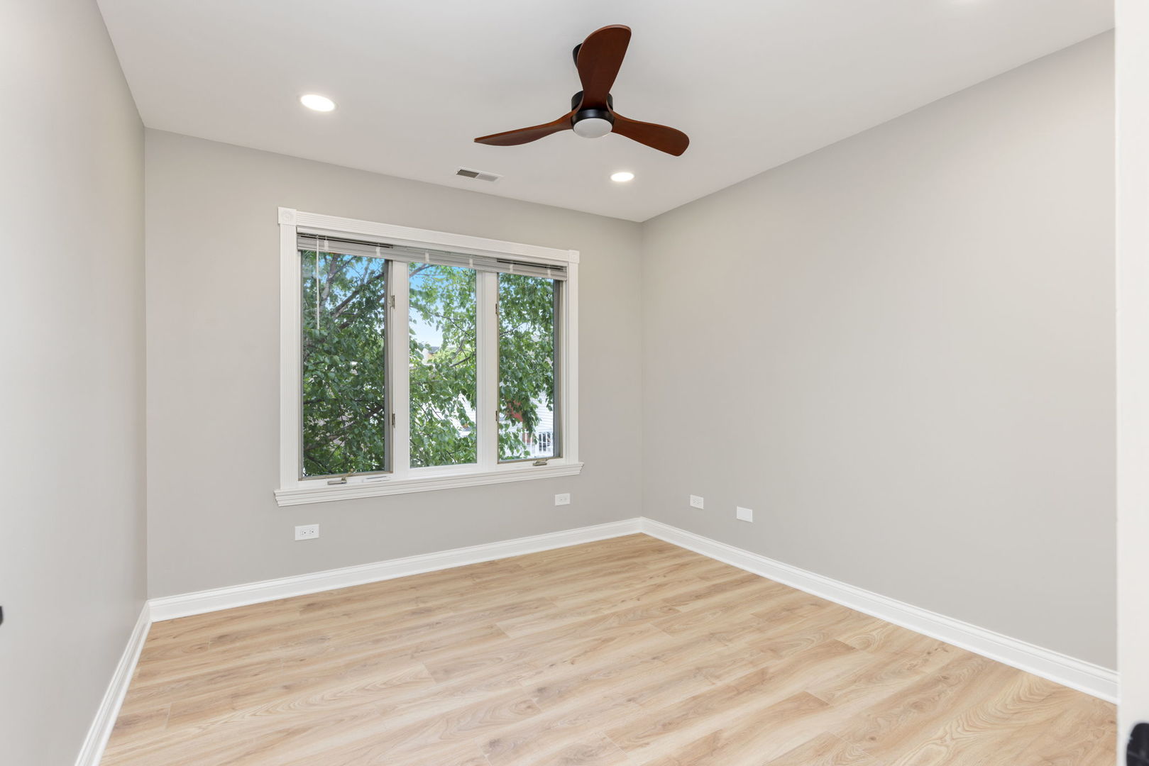 1829 Wilmette Avenue C Property Photo 26
