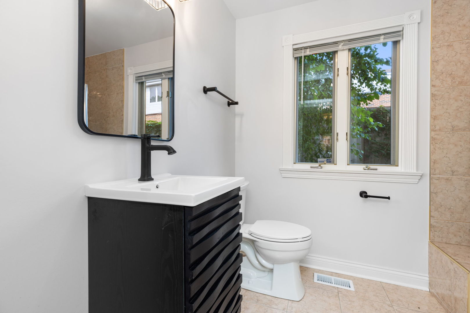 1829 Wilmette Avenue C Property Photo 30