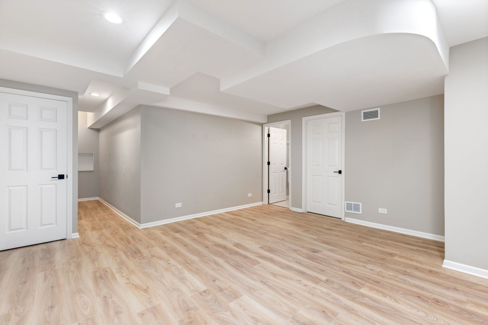 1829 Wilmette Avenue C Property Photo 32