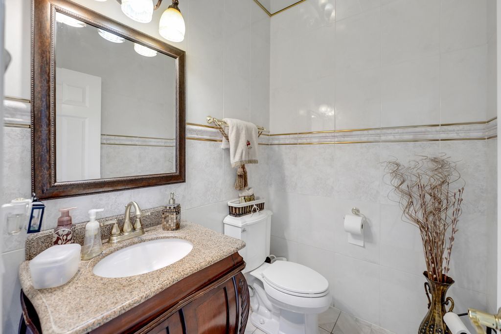 2 Ruffled Feathers Drive Property Photo 26