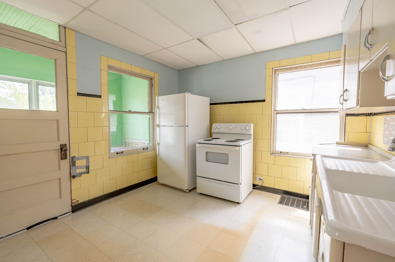 8827 S Halsted Street Property Photo 5