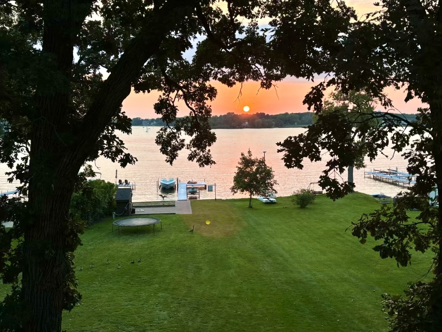 605 Lake Shore Boulevard Property Photo 3
