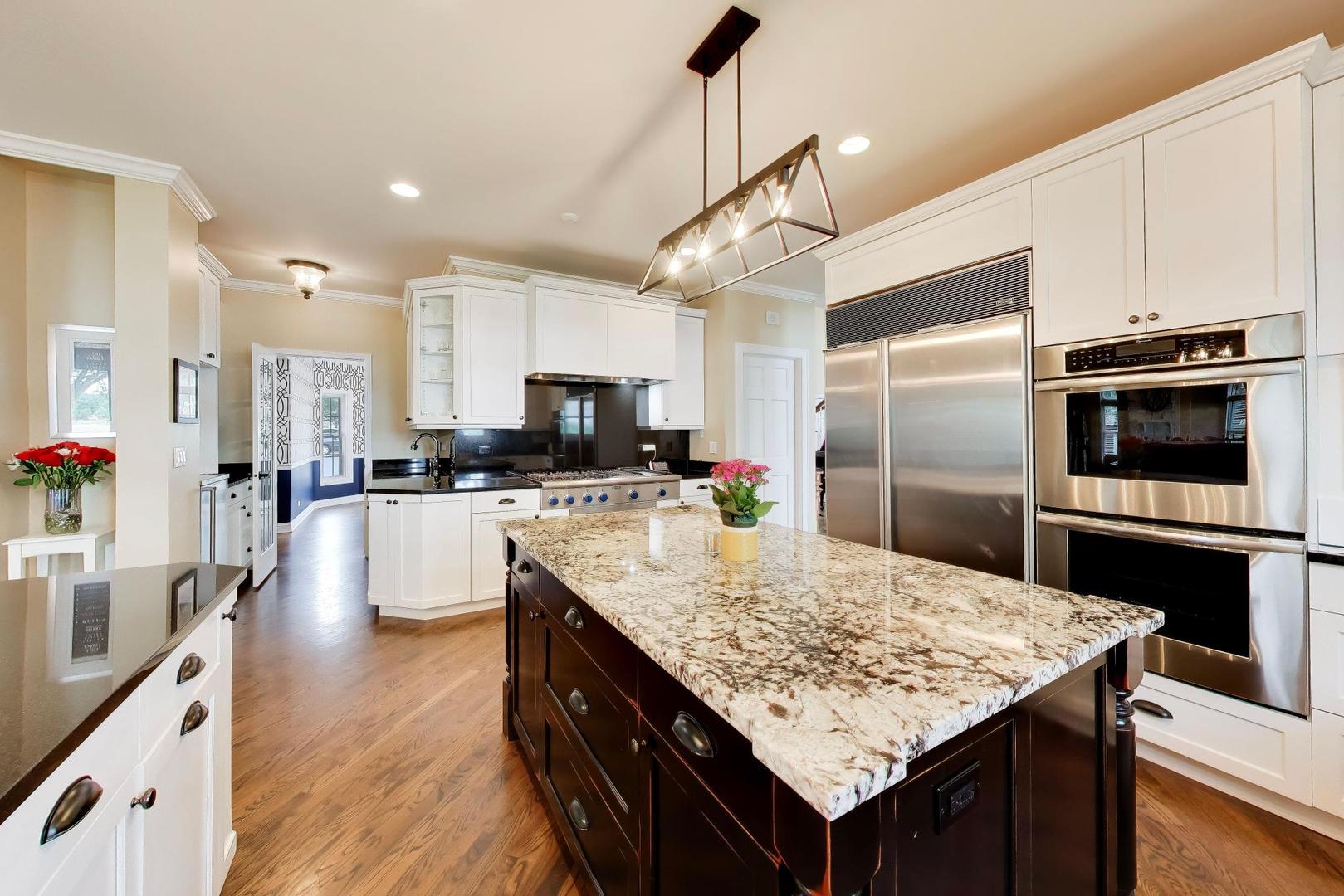 605 Lake Shore Boulevard Property Photo 14