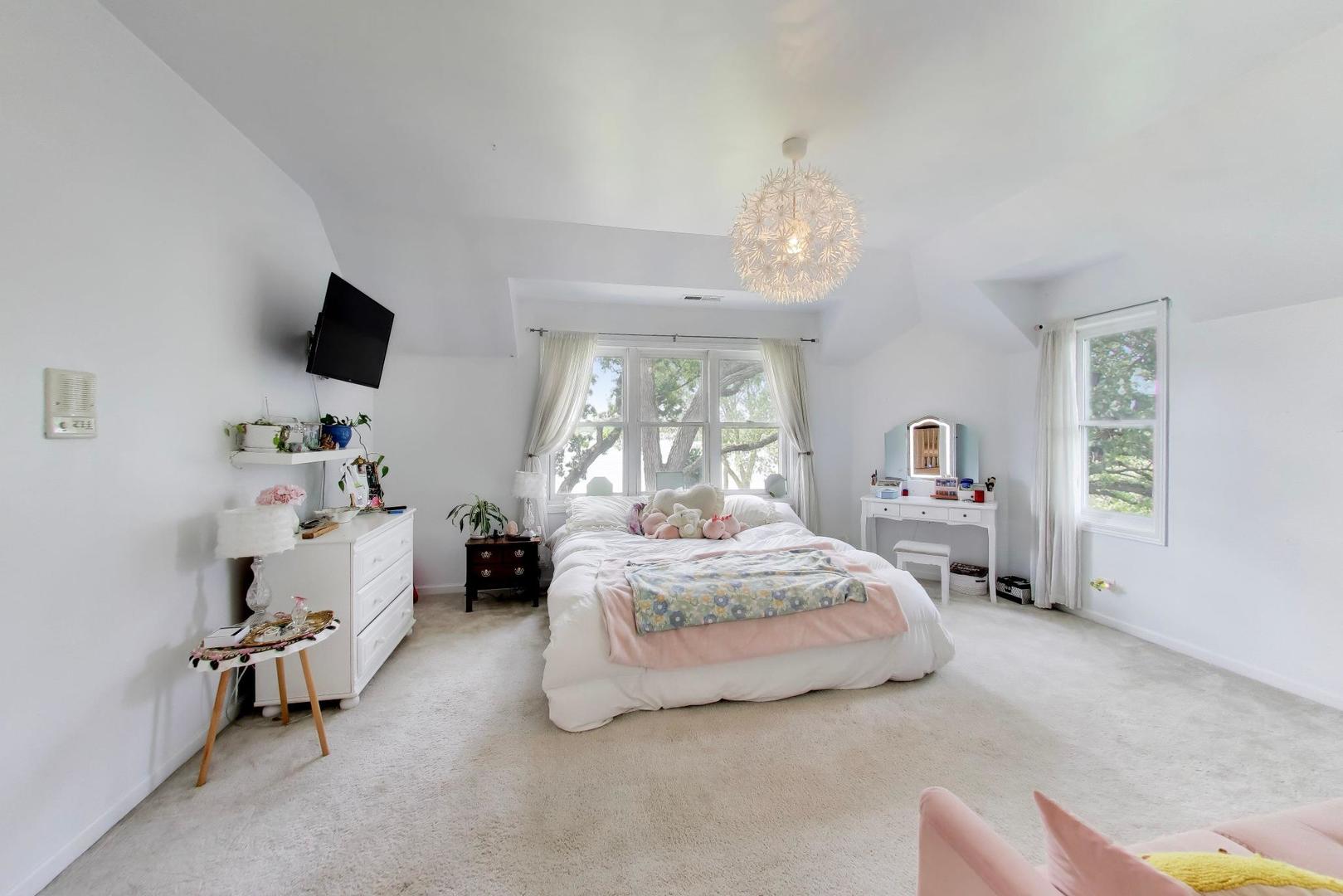 605 Lake Shore Boulevard Property Photo 32