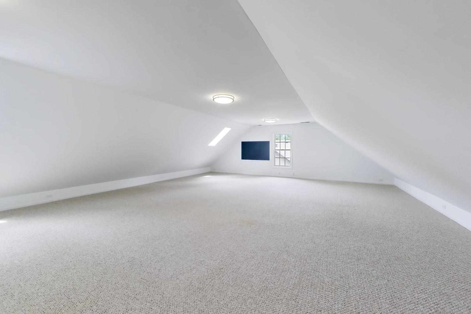 605 Lake Shore Boulevard Property Photo 33