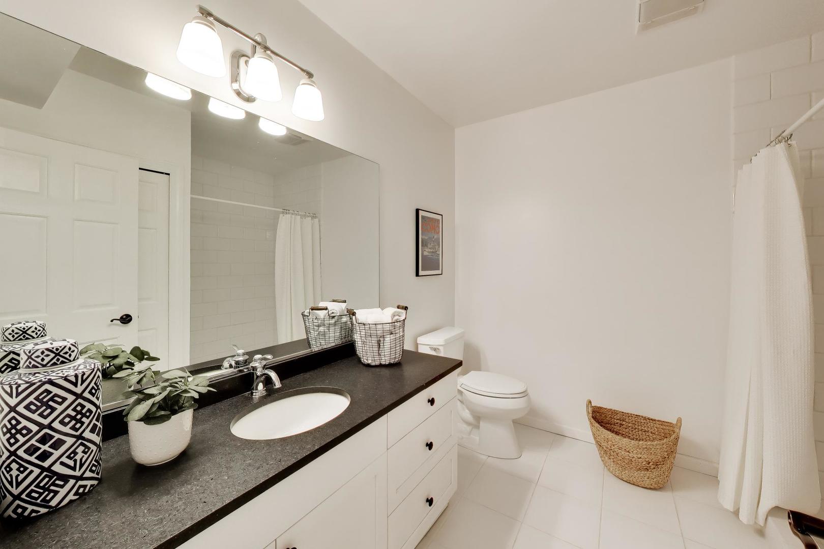 605 Lake Shore Boulevard Property Photo 38