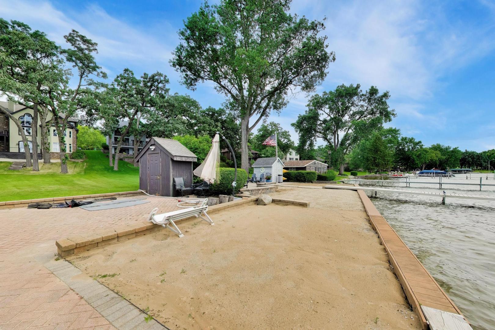 605 Lake Shore Boulevard Property Photo 46
