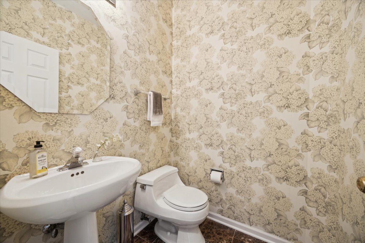 2409 Meadowbrook Lane Property Photo 14