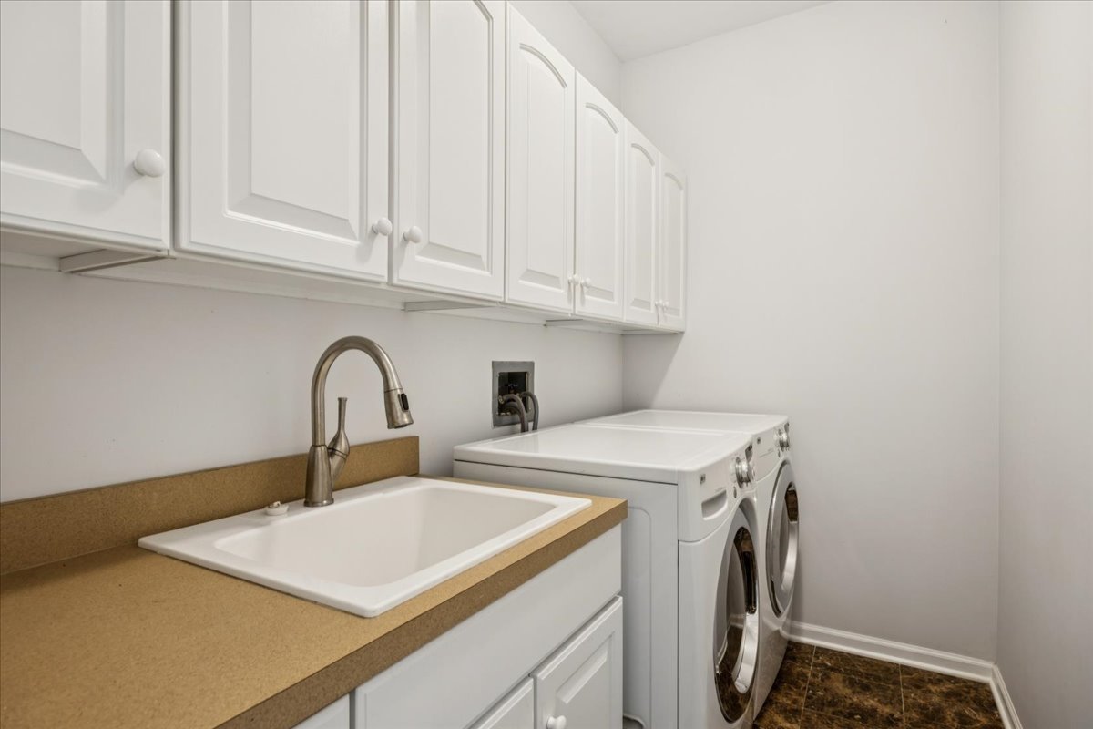 2409 Meadowbrook Lane Property Photo 15