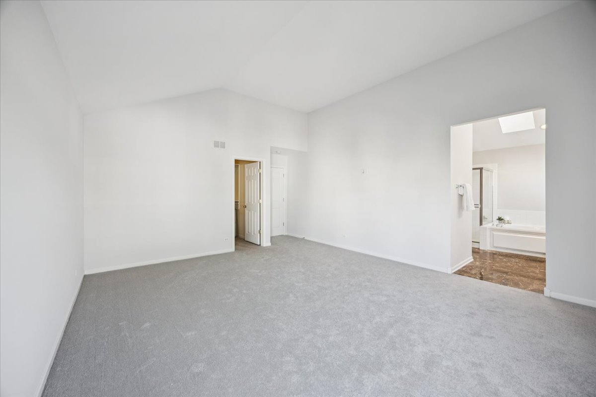 2409 Meadowbrook Lane Property Photo 16