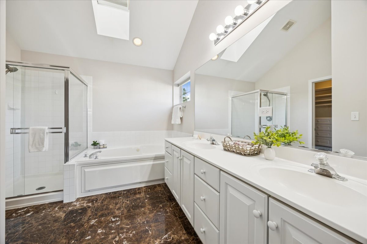 2409 Meadowbrook Lane Property Photo 19