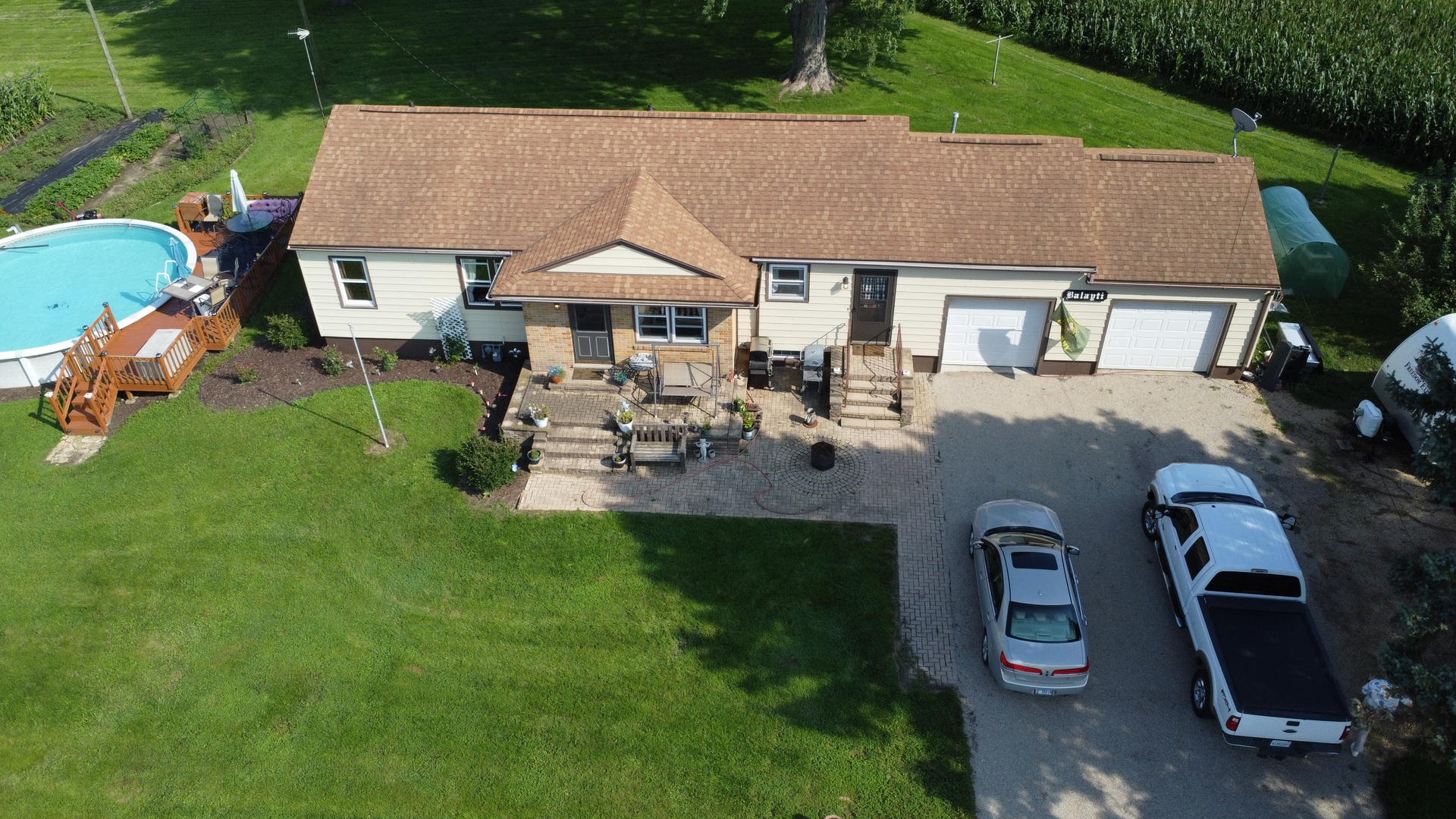 1143 Oak Street Property Photo 6