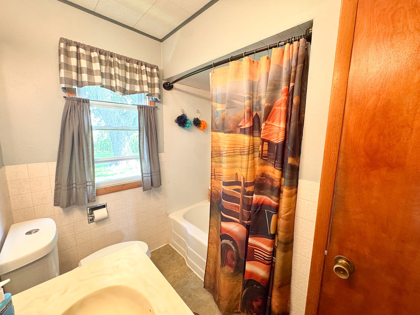 1143 Oak Street Property Photo 32