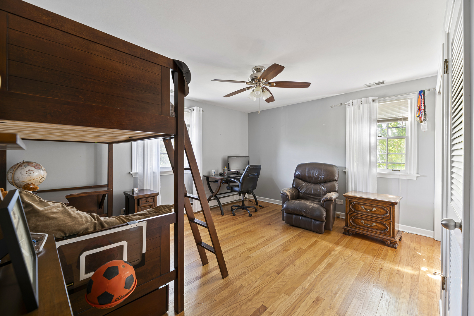 1130 E Lake Avenue Property Photo 21