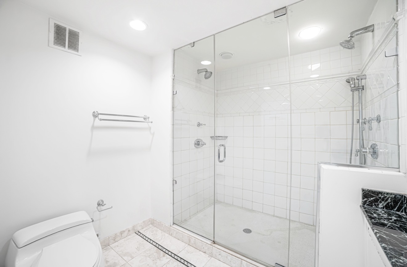 100 E Huron Street 3504 Property Photo 32