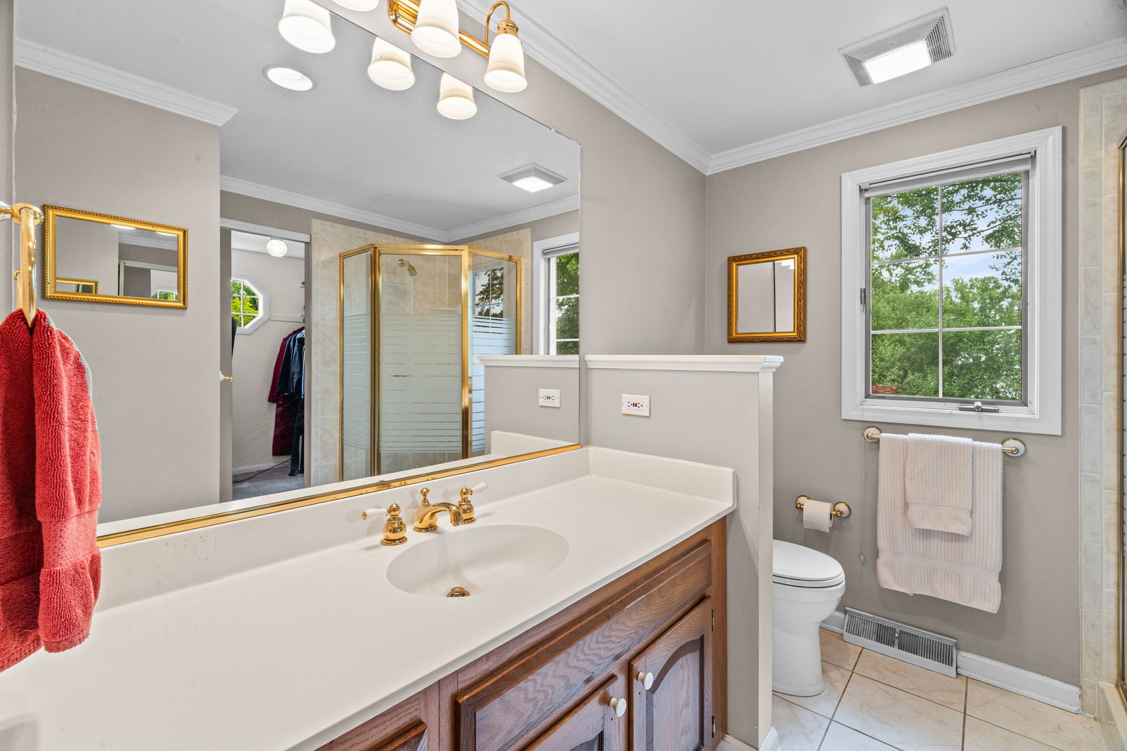 1533 N Belmont Avenue Property Photo 18
