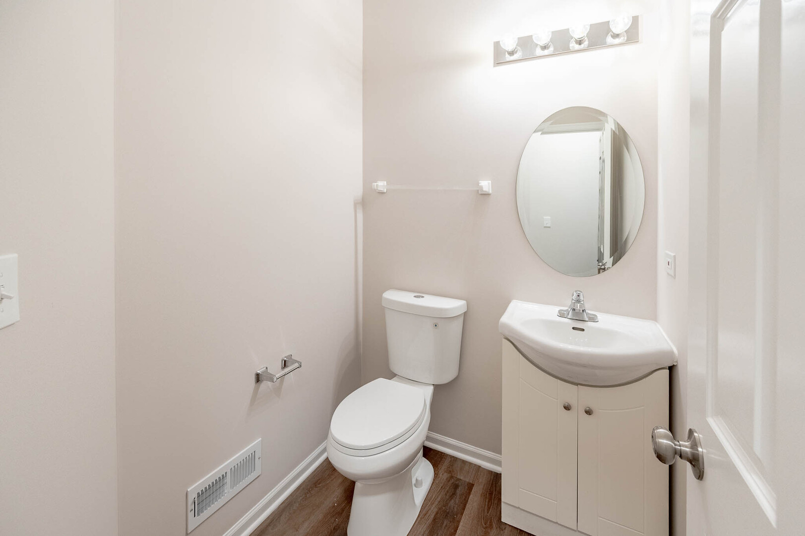 1401 Bridgehampton Drive Property Photo 9
