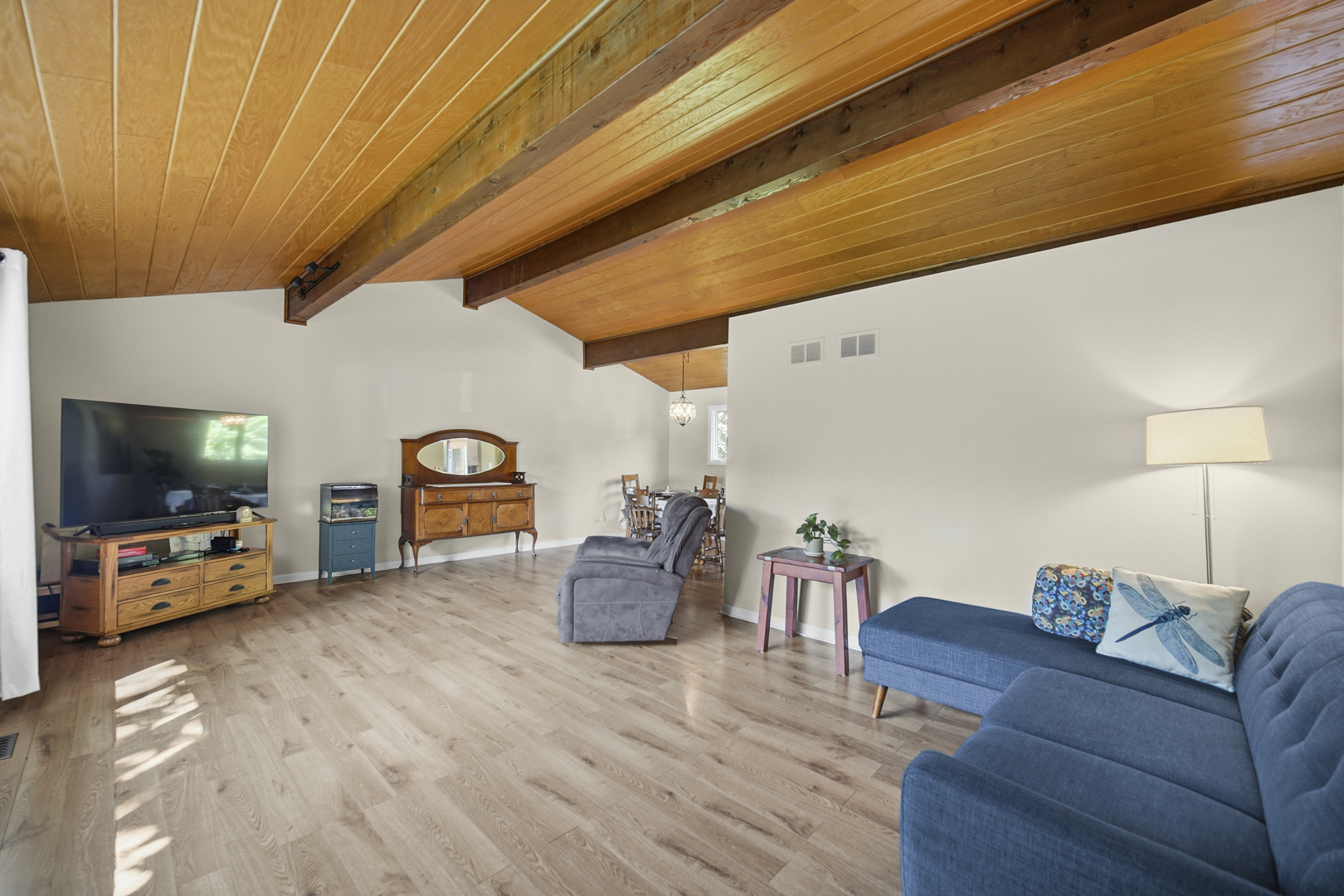 34 Londonderry Lane Property Photo 2