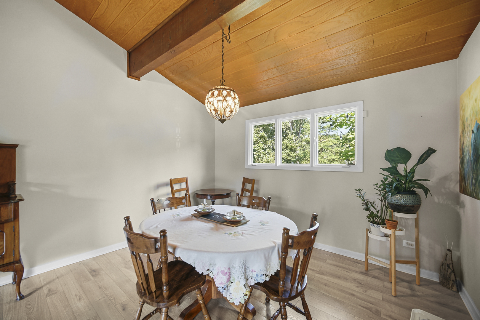 34 Londonderry Lane Property Photo 5
