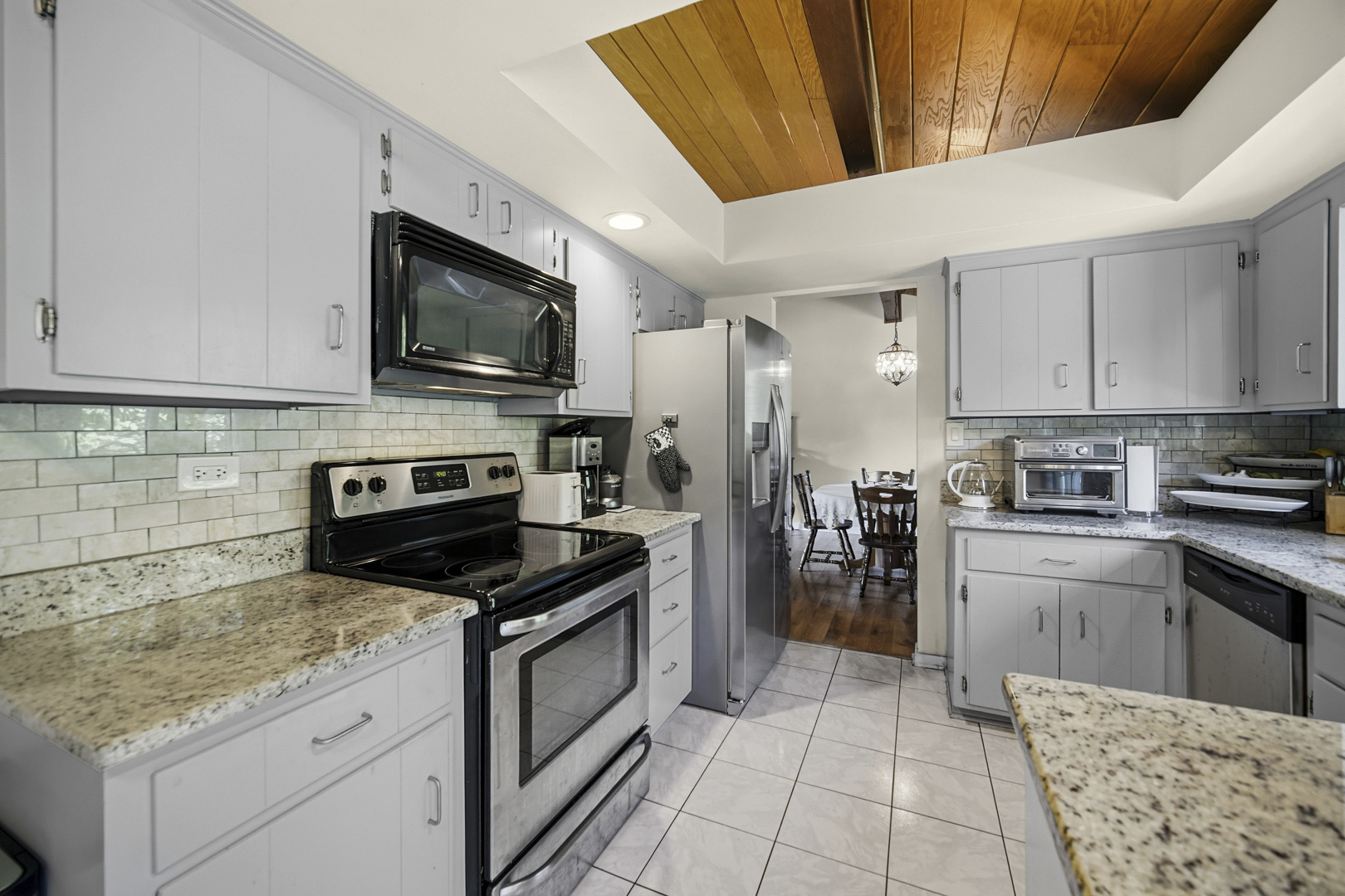 34 Londonderry Lane Property Photo 6