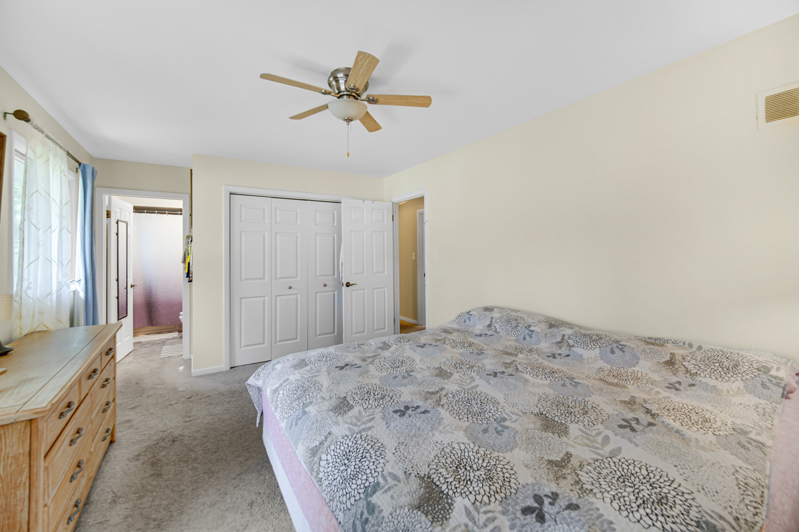 34 Londonderry Lane Property Photo 16