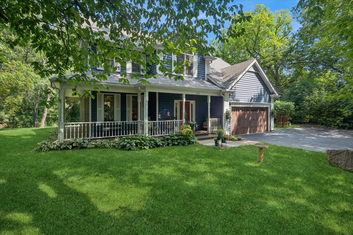 300 White Tail Lane Property Photo 2