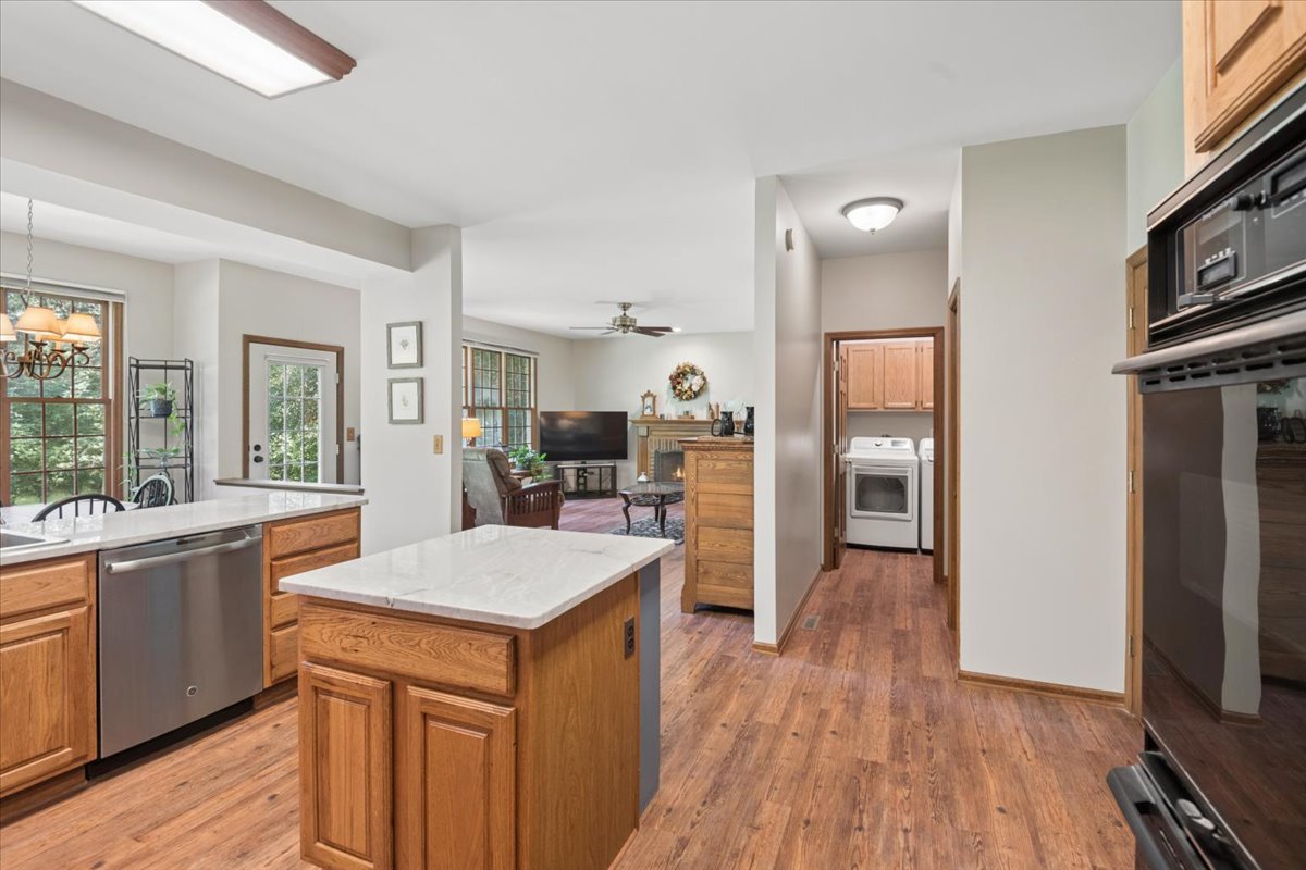 300 White Tail Lane Property Photo 14