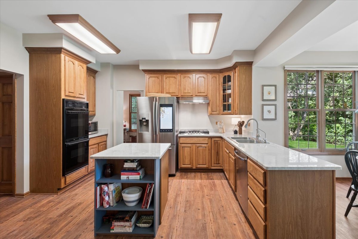 300 White Tail Lane Property Photo 15
