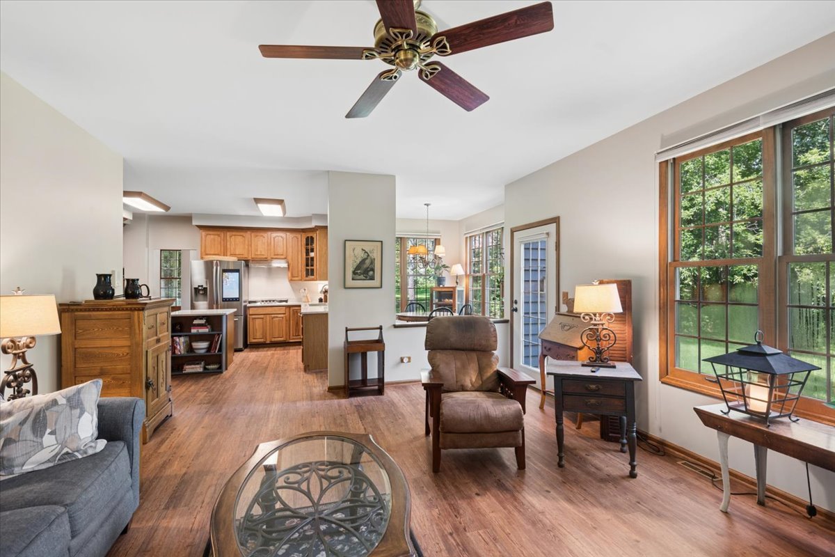 300 White Tail Lane Property Photo 18