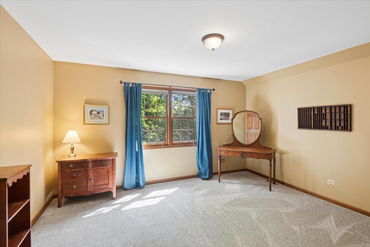 300 White Tail Lane Property Photo 24