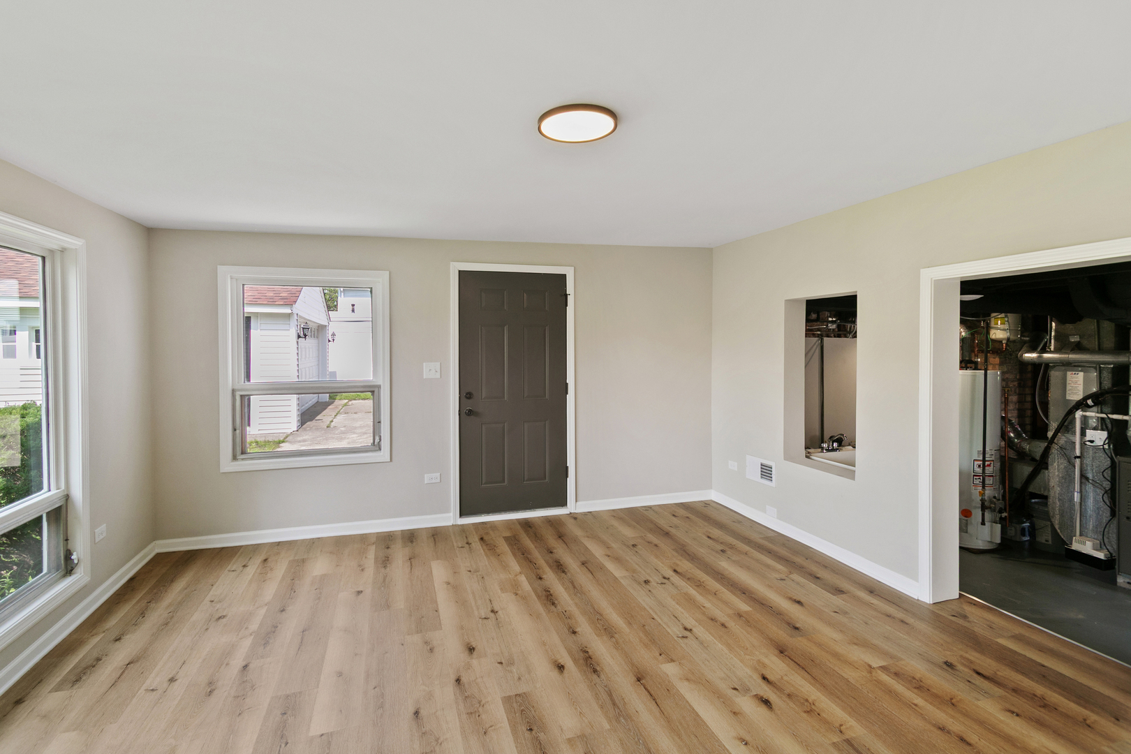7742 S Oketo Avenue Property Photo 16