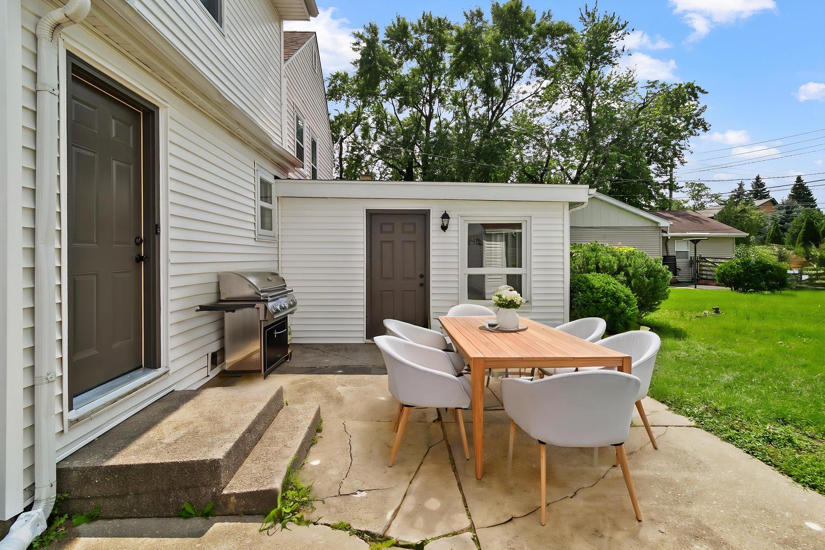 7742 S Oketo Avenue Property Photo 20