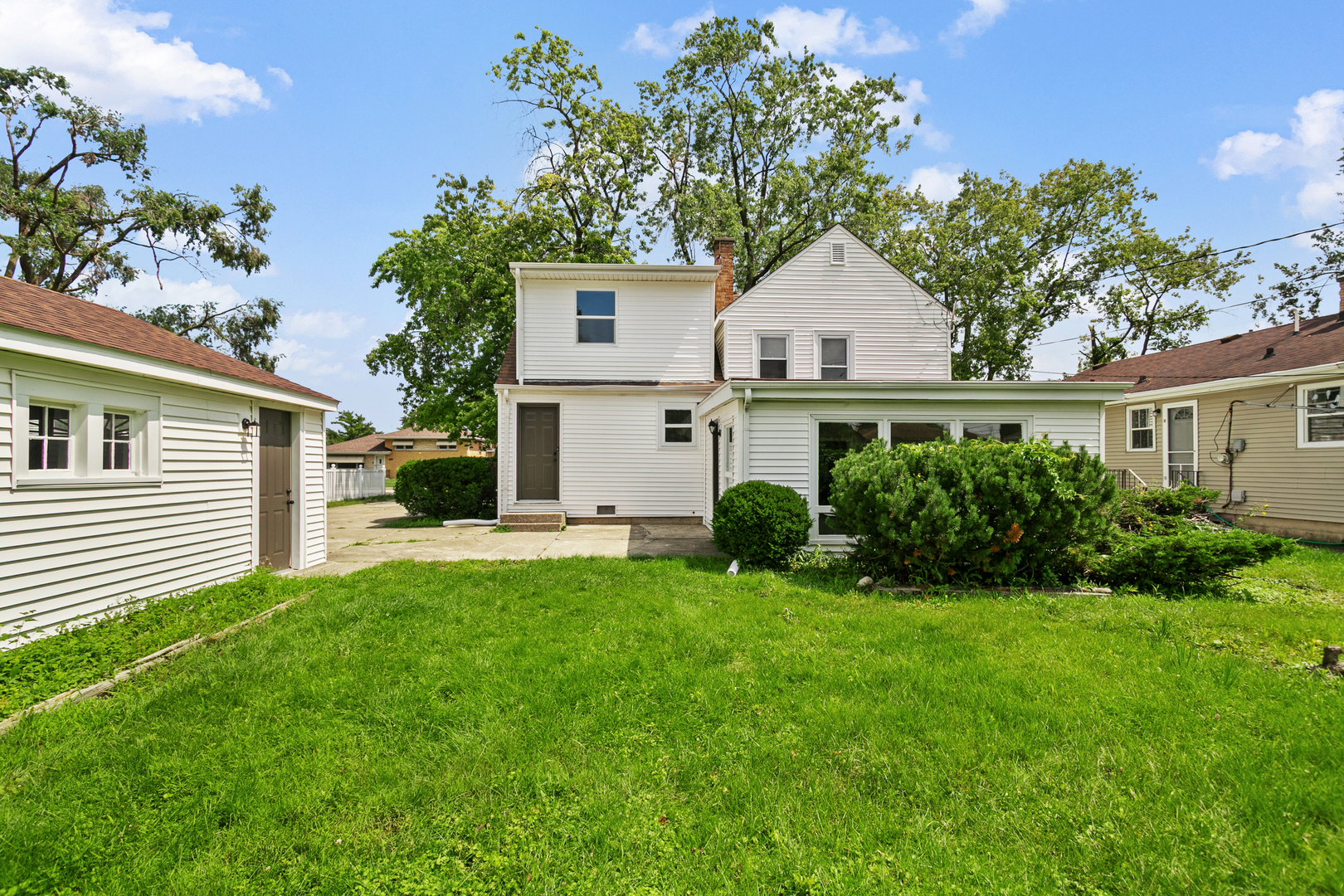 7742 S Oketo Avenue Property Photo 22