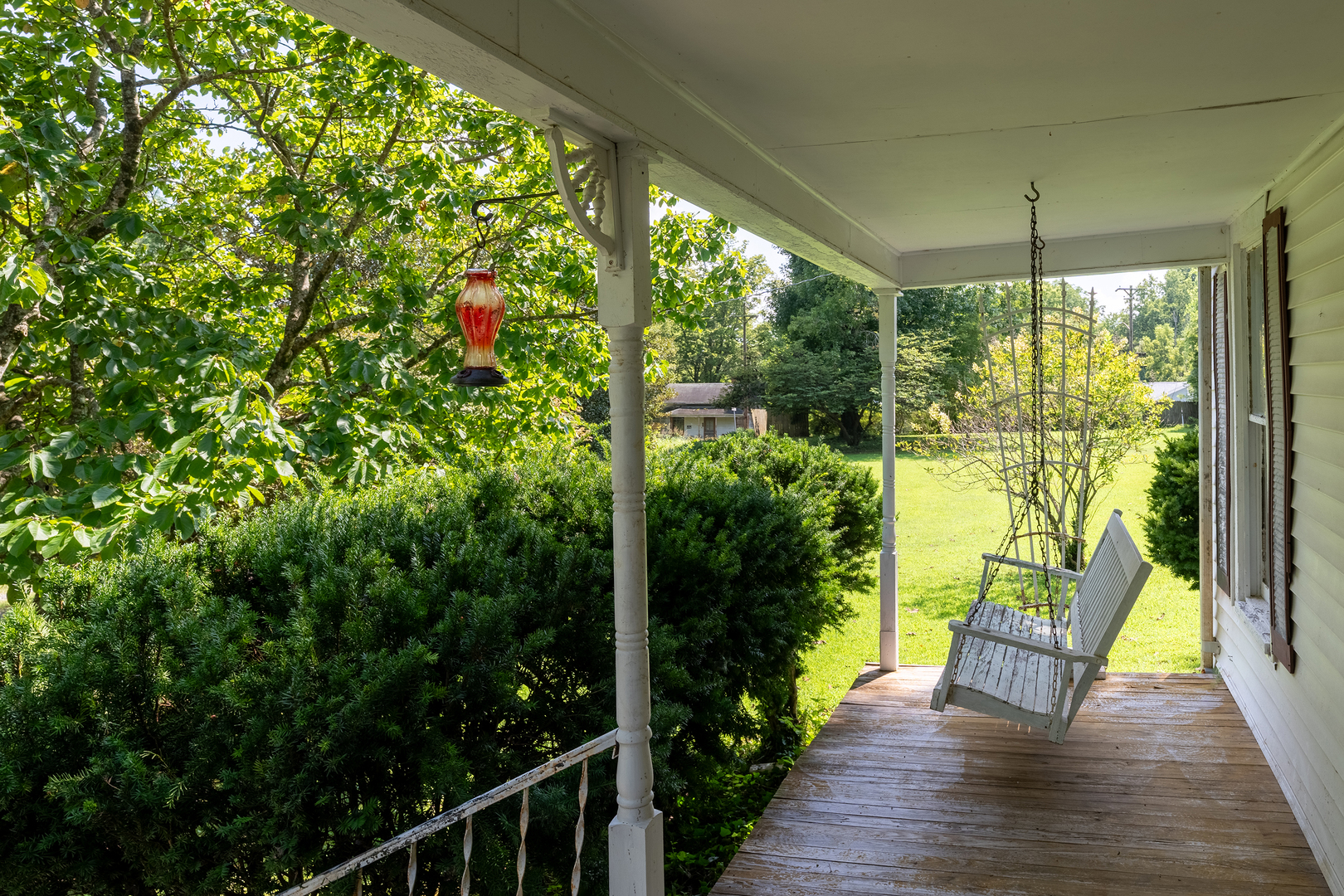 200 Crestview Drive Property Photo 5