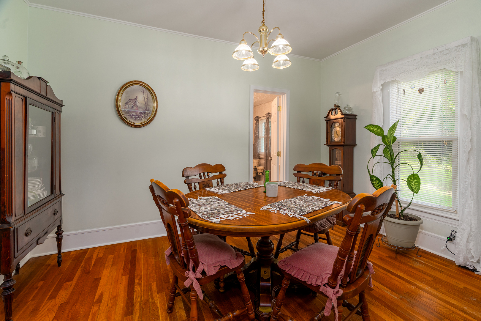 200 Crestview Drive Property Photo 15