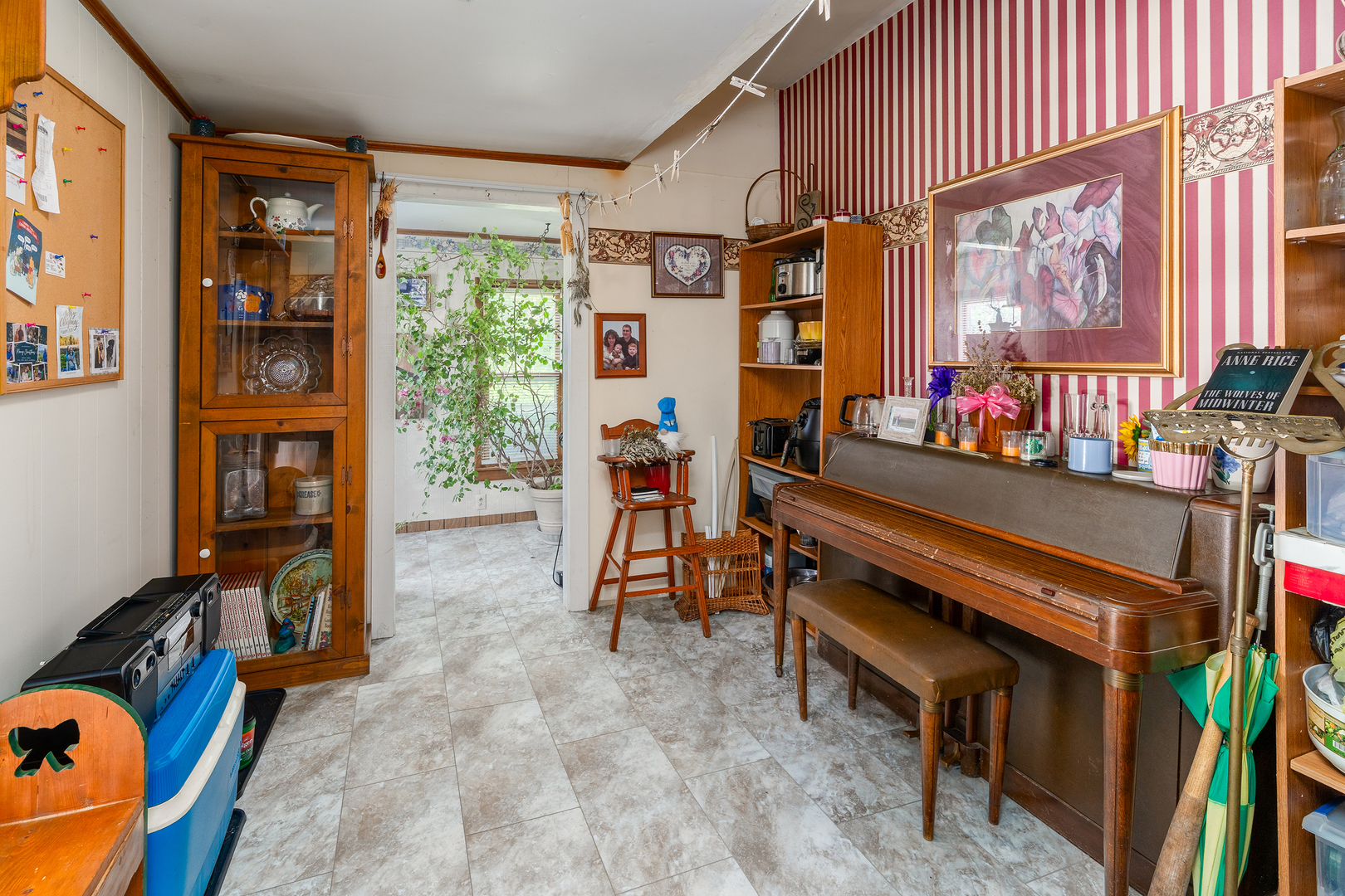 200 Crestview Drive Property Photo 24