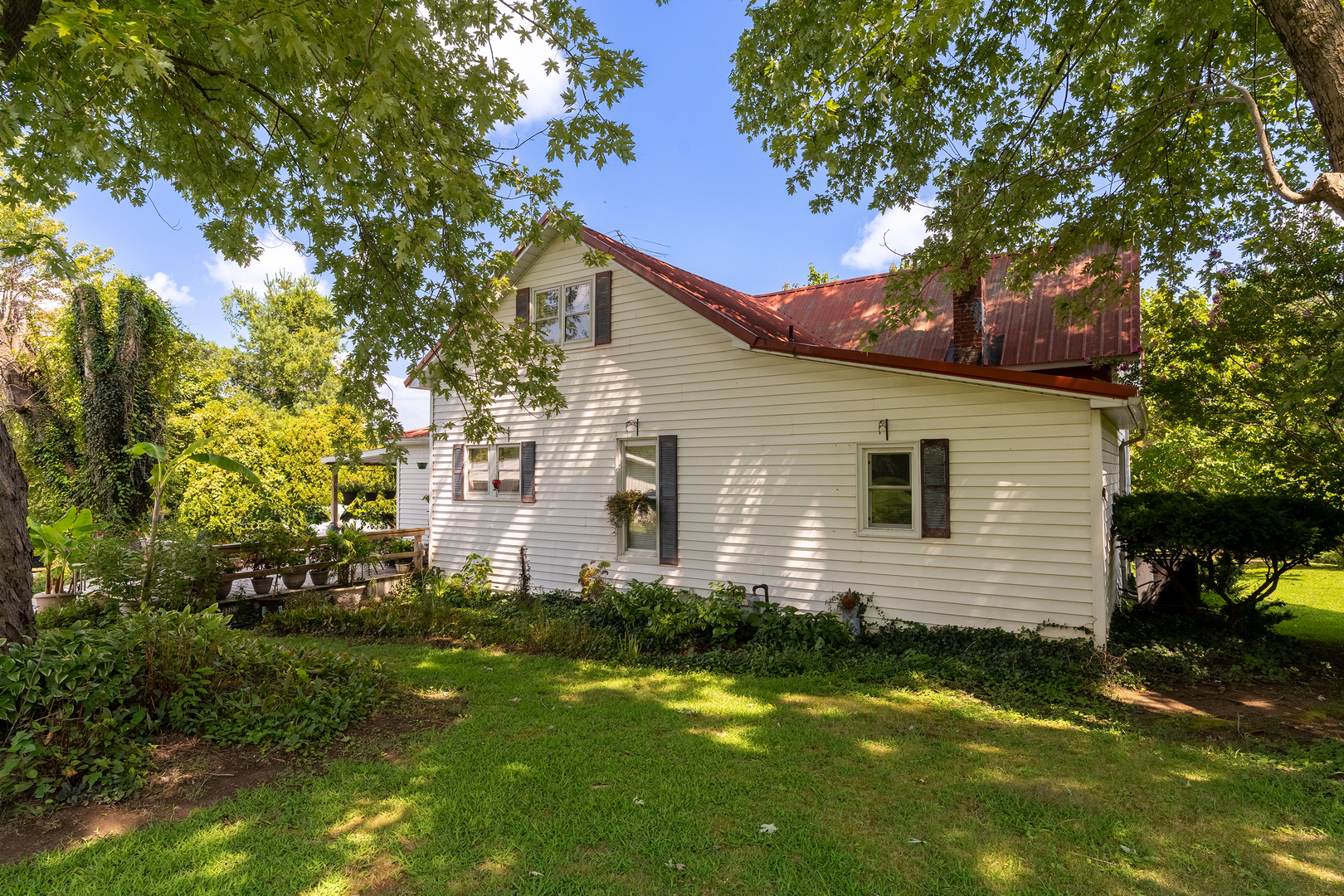 200 Crestview Drive Property Photo 36