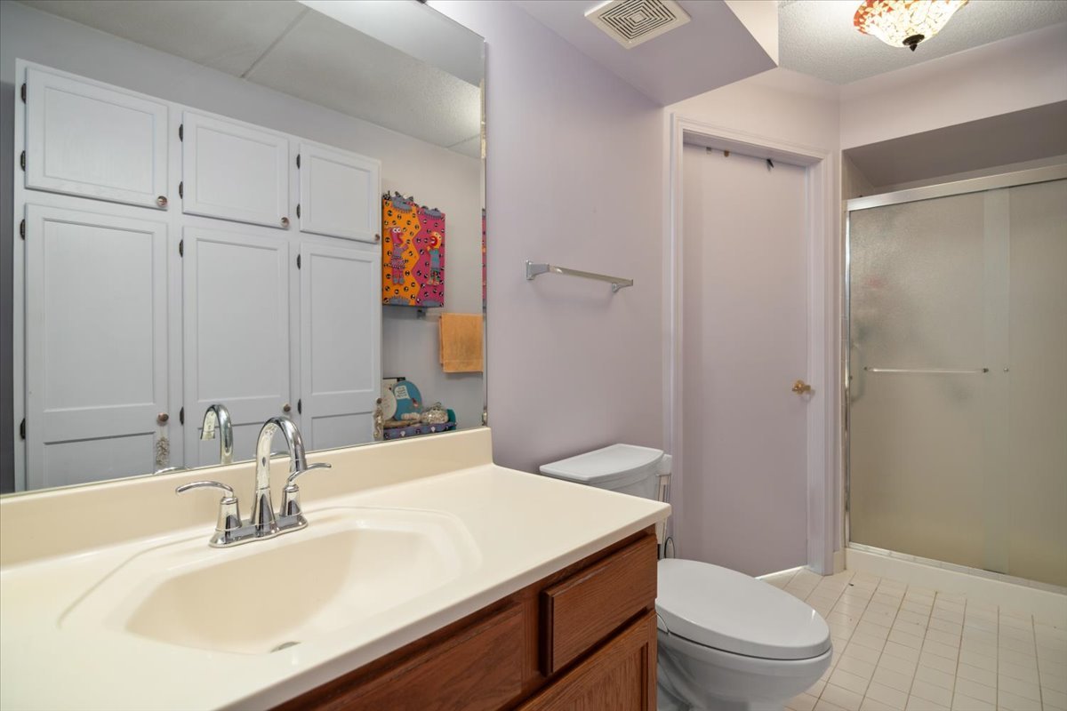 5360 N Lowell Avenue 311 Property Photo 14