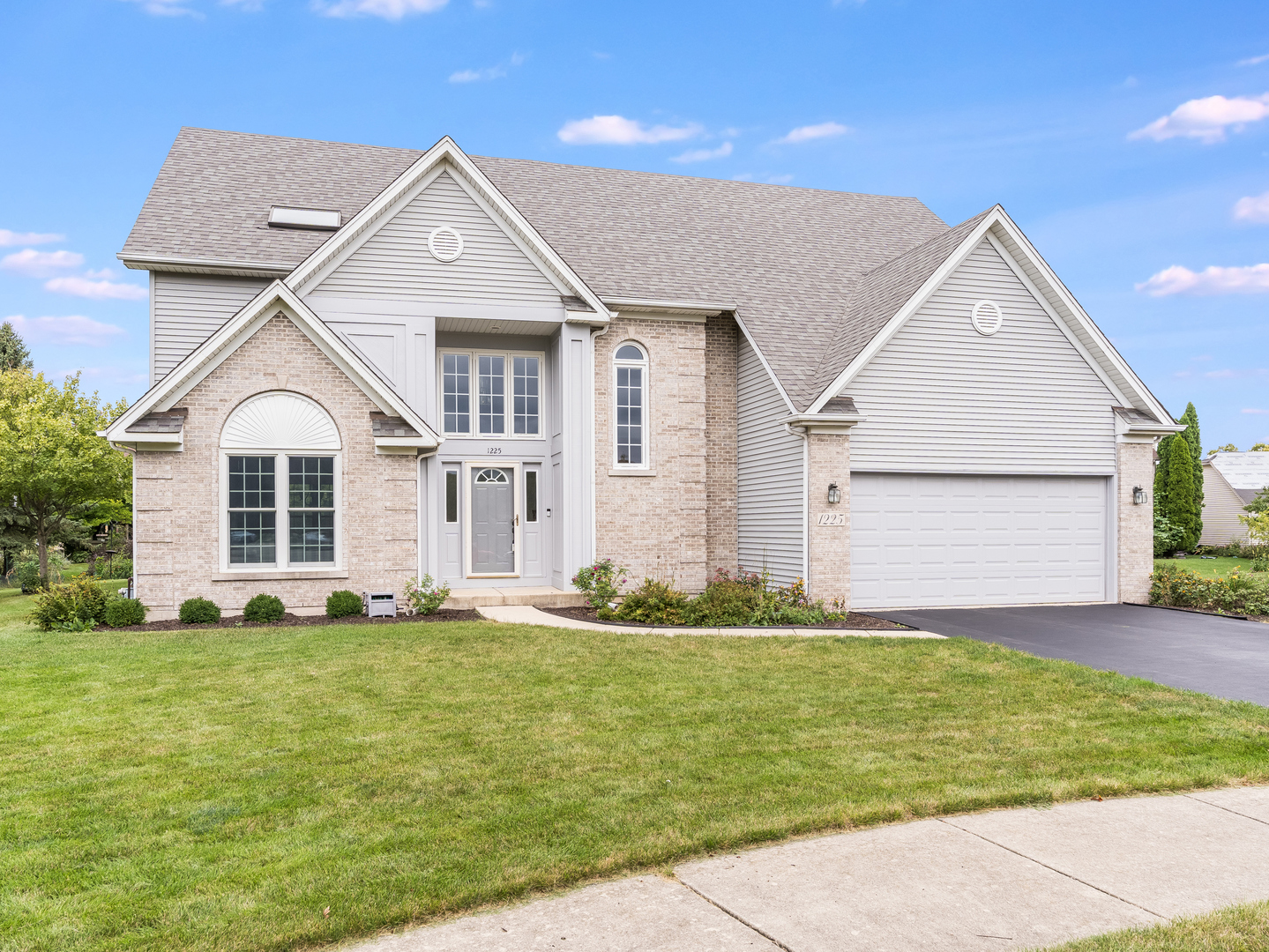 1225 Willowcrest Court Property Photo 1