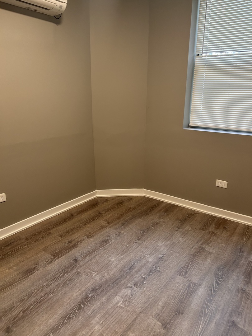 4400 S Drexel Boulevard 409 Property Photo 3