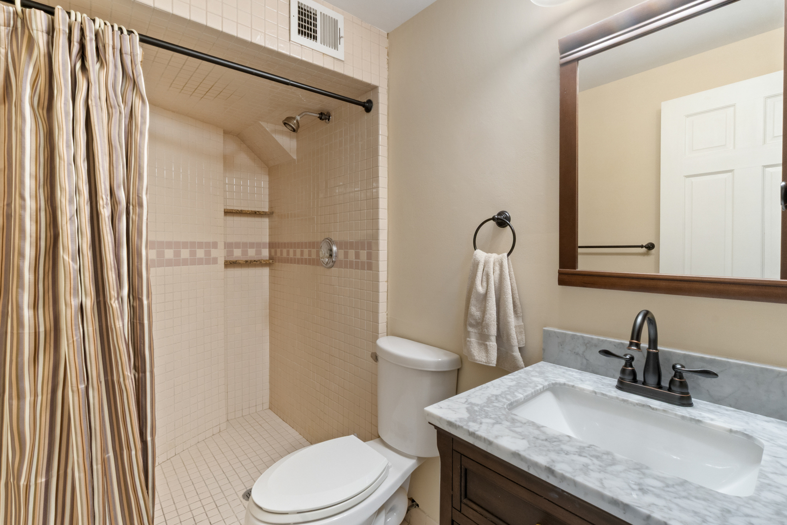1621 Longmeadow Drive Property Photo 13