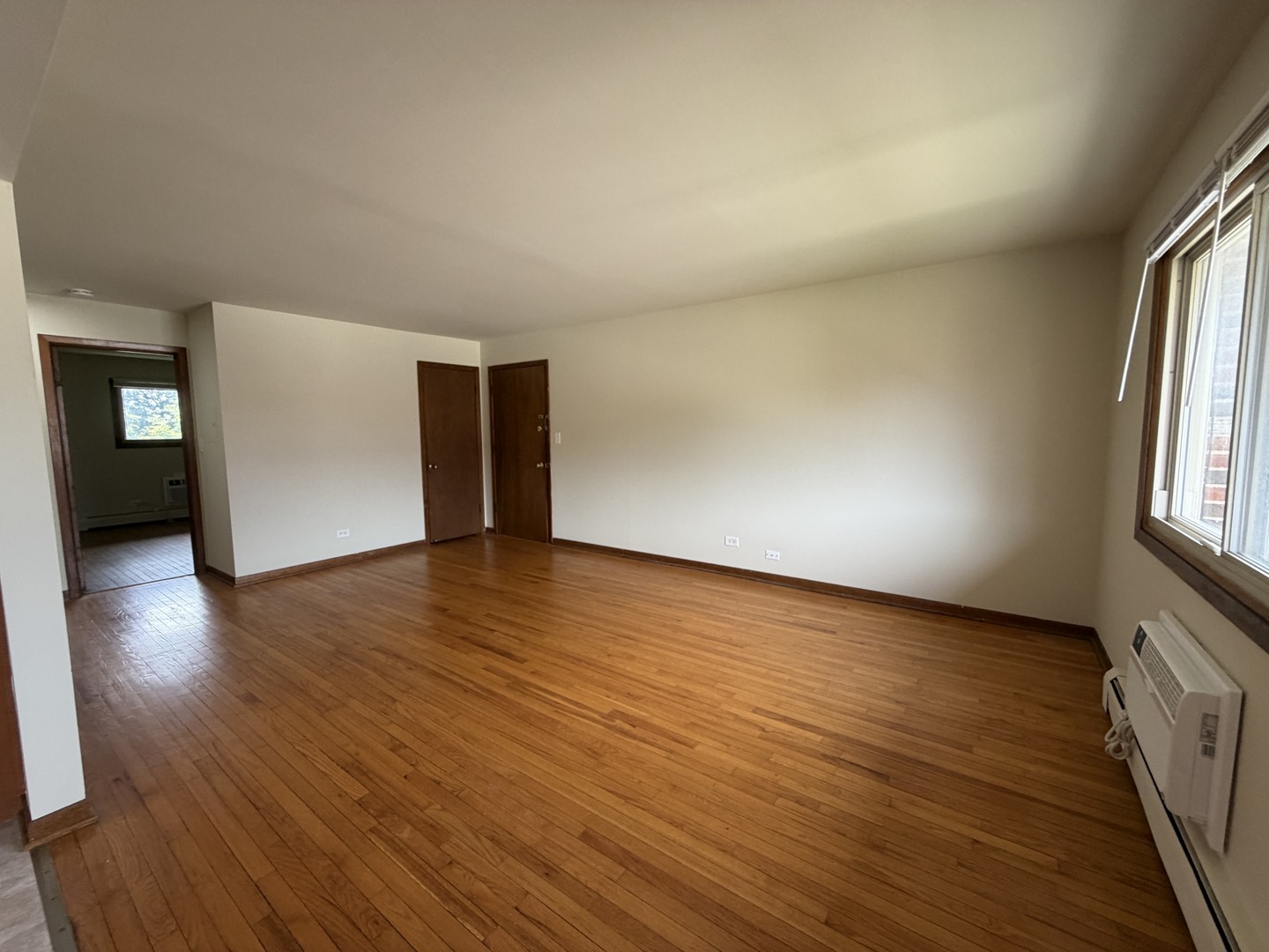 826 N Milwaukee Avenue D2 Property Photo 3
